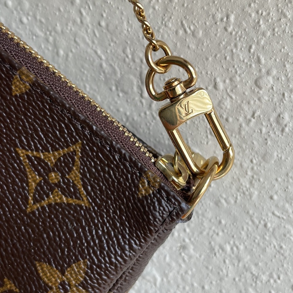 Louis Vuitton Mini Pochette Accessoires - Picture 3 of 7